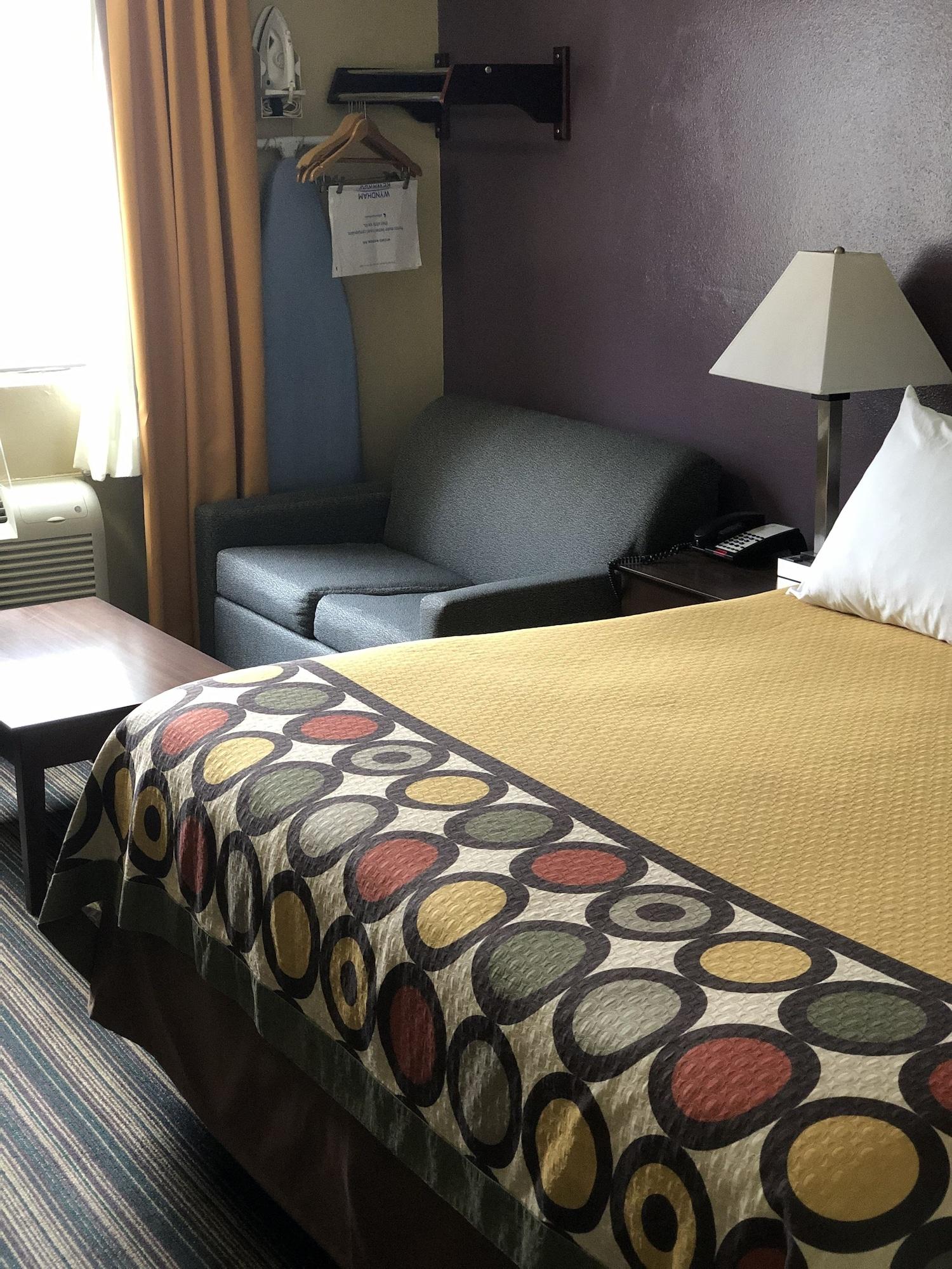 Super 8 By Wyndham Natchitoches Motel Buitenkant foto