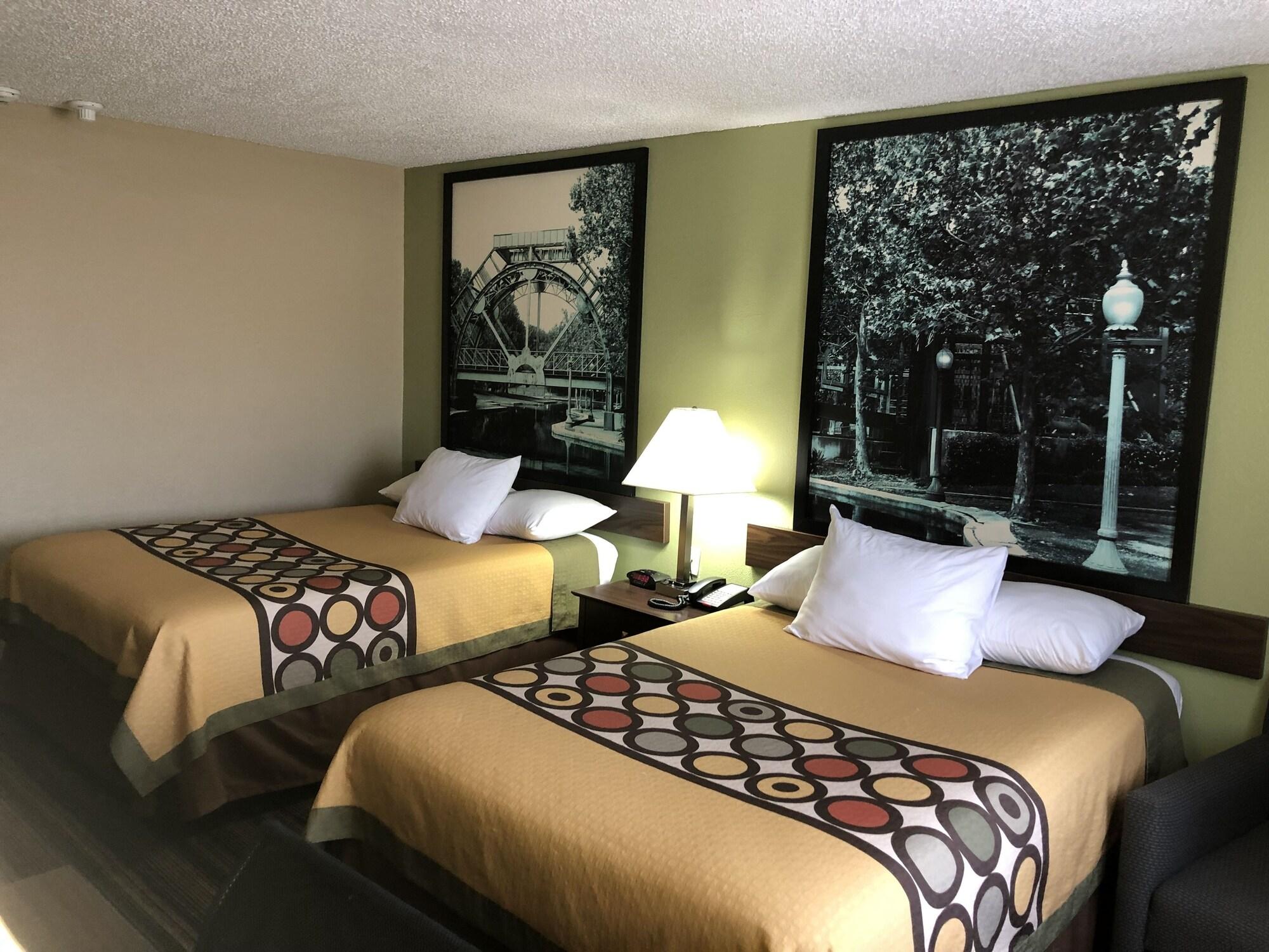 Super 8 By Wyndham Natchitoches Motel Buitenkant foto
