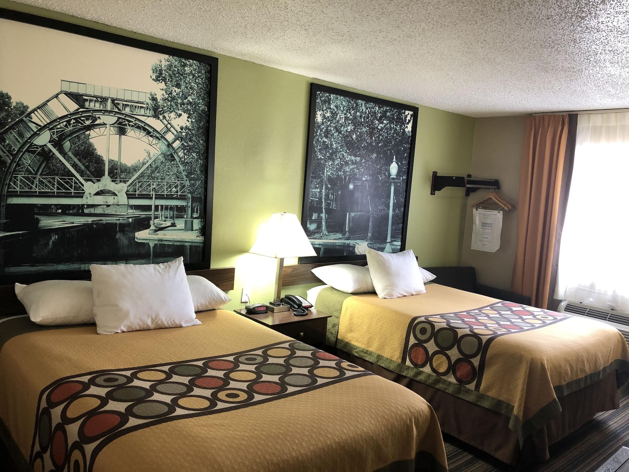Super 8 By Wyndham Natchitoches Motel Buitenkant foto